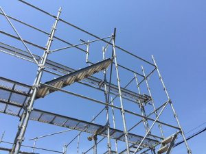 いつから 何時から 必要なの足場の資格 無資格で組み立て 解体 変更を行ってはいけません